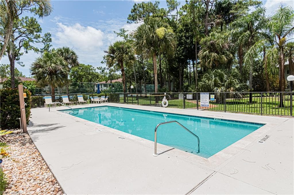 1733 Courtyard Way B205, Naples, FL 34112-9