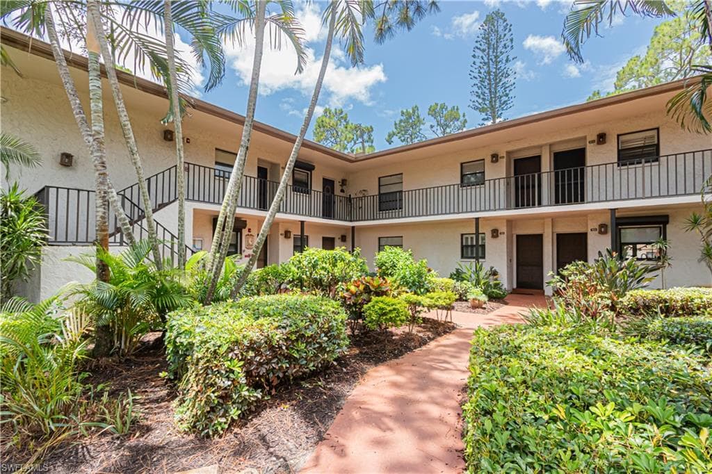 1733 Courtyard Way B205, Naples, FL 34112-2