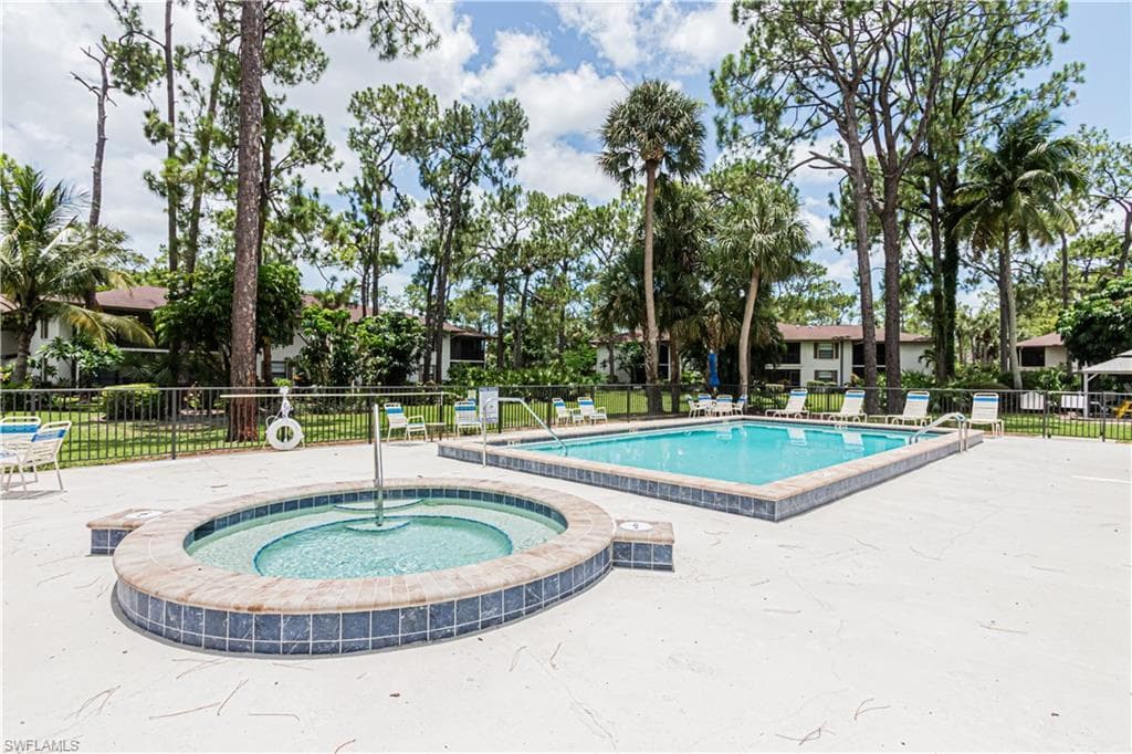 1733 Courtyard Way B205, Naples, FL 34112-7