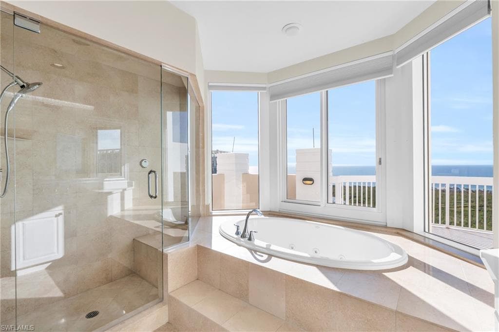 7117 Pelican Bay Blvd Ph-16, Naples, FL 34108-25