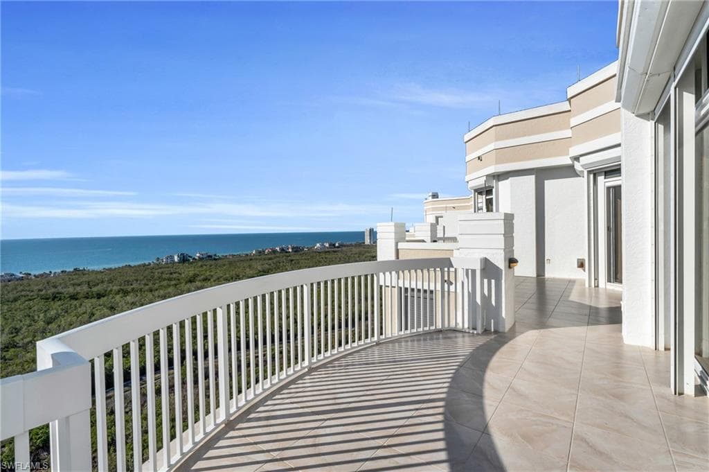 7117 Pelican Bay Blvd Ph-16, Naples, FL 34108-35