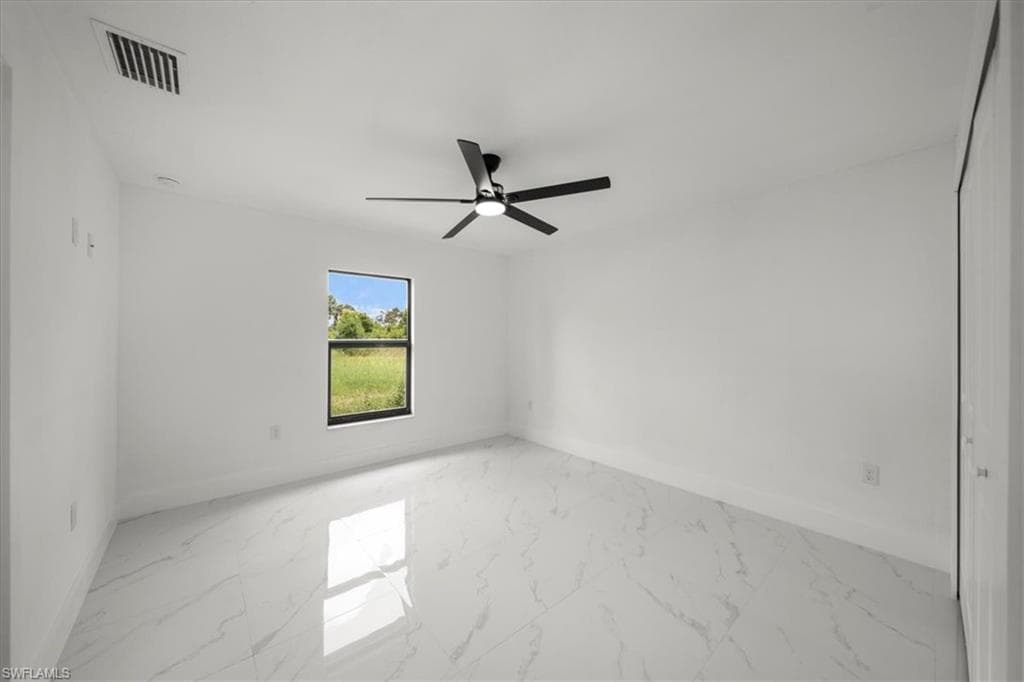 668/670 Chemstrand St E, Lehigh Acres, FL 33974-24