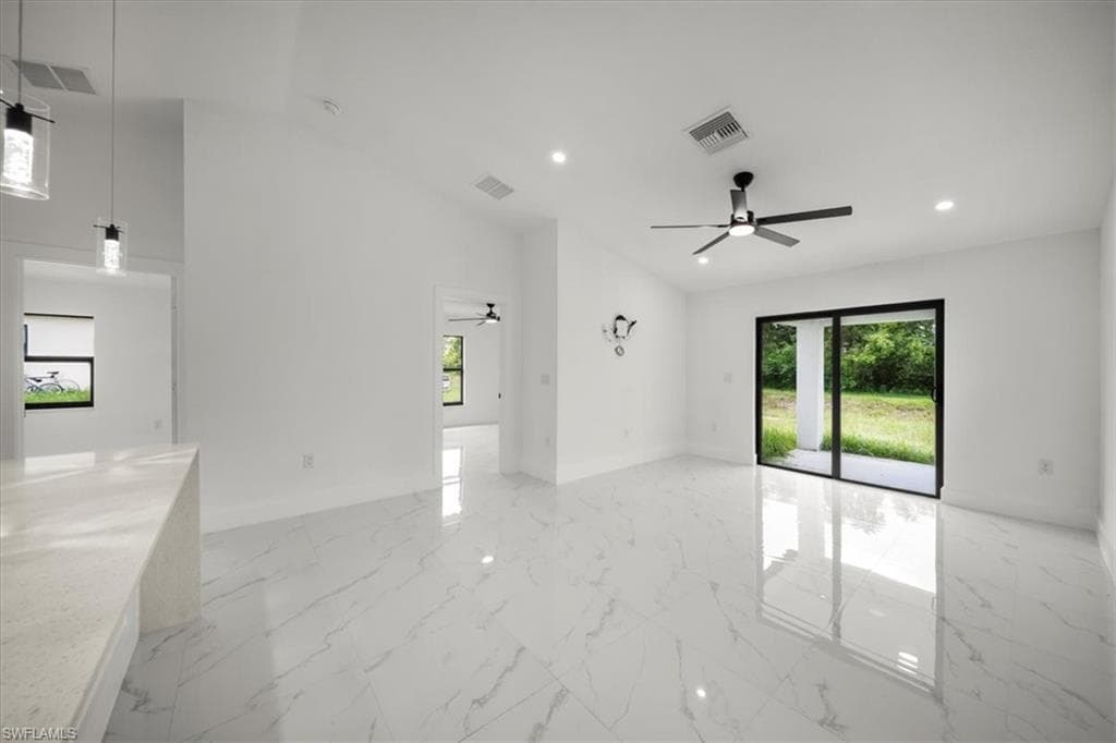 668/670 Chemstrand St E, Lehigh Acres, FL 33974-25