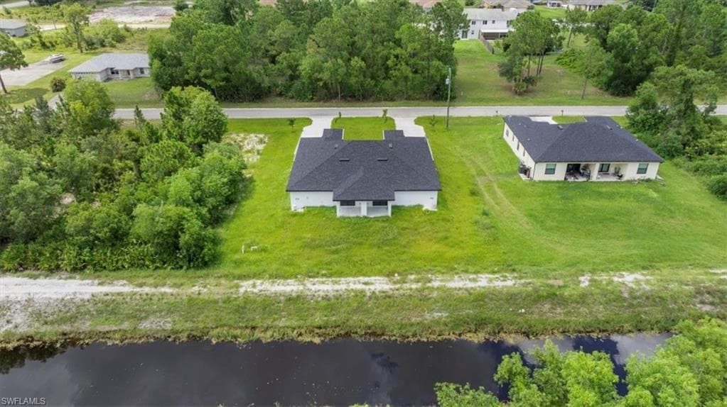 668/670 Chemstrand St E, Lehigh Acres, FL 33974-35