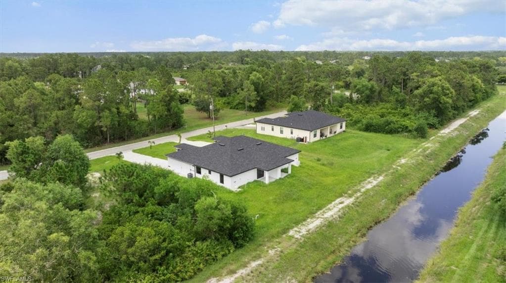 668/670 Chemstrand St E, Lehigh Acres, FL 33974-36