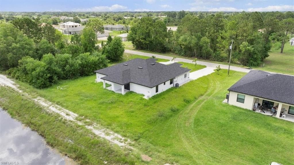 668/670 Chemstrand St E, Lehigh Acres, FL 33974-38