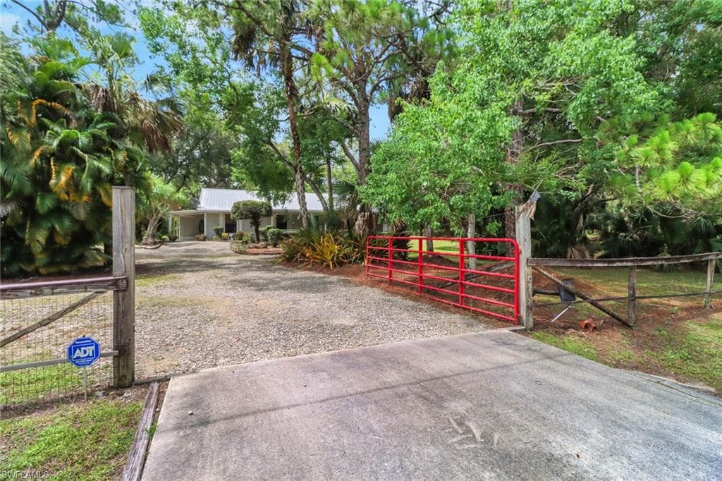 3110 10th Ave SE, Naples, FL 34117-1