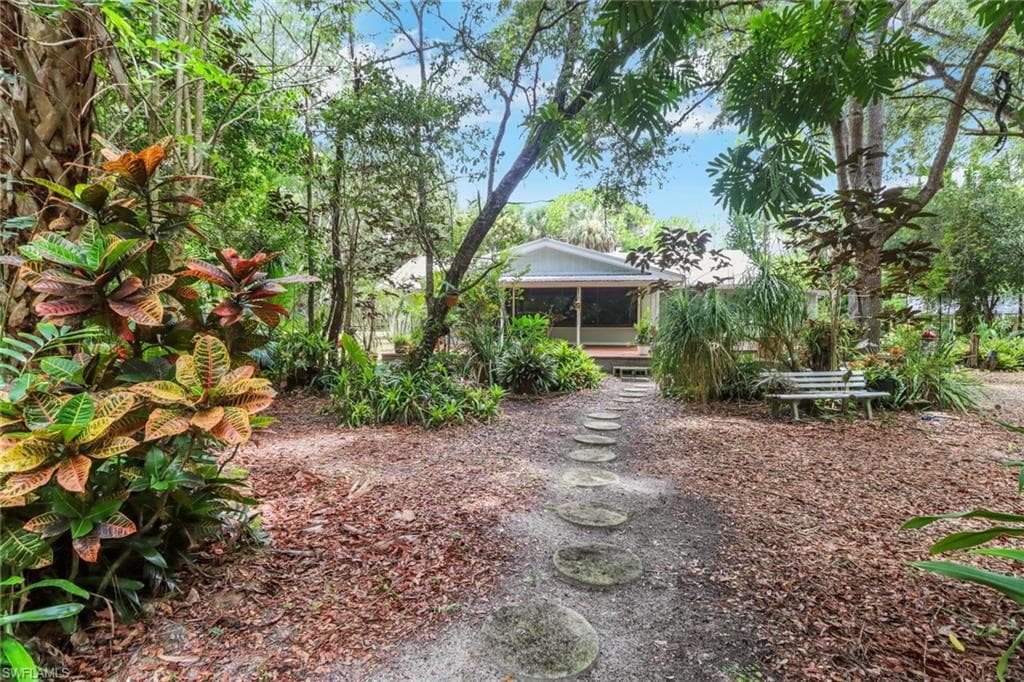 3110 10th Ave SE, Naples, FL 34117-31