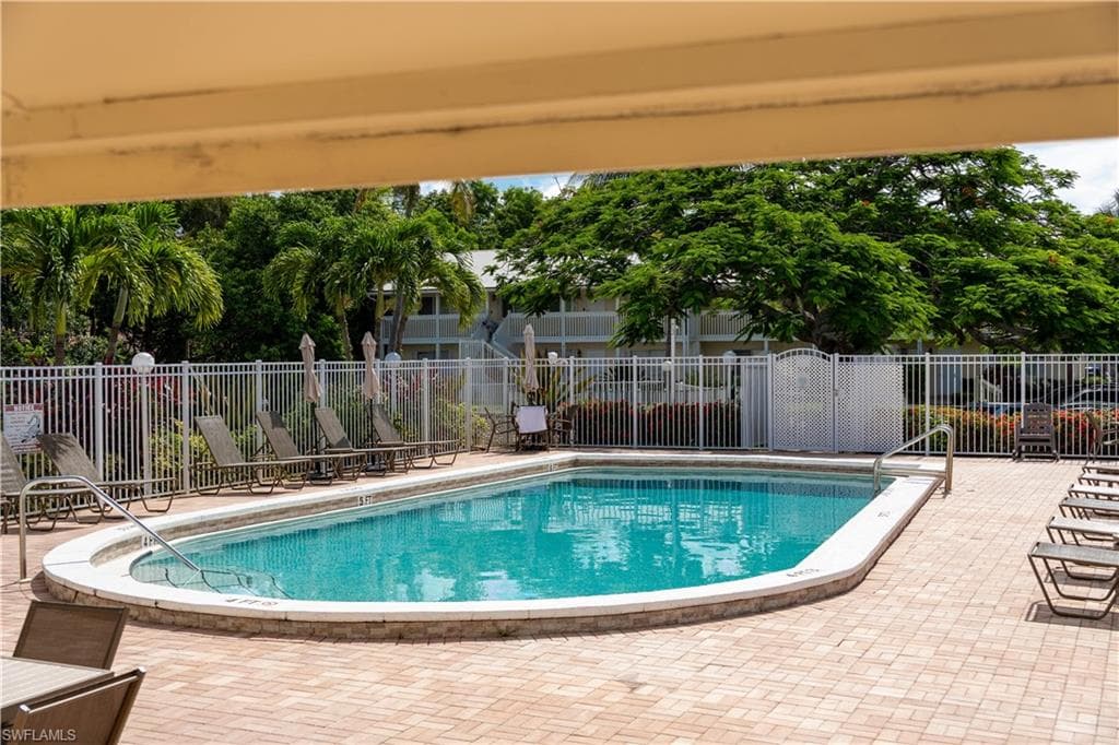4627 Bayshore Dr I-4, Naples, FL 34112-21