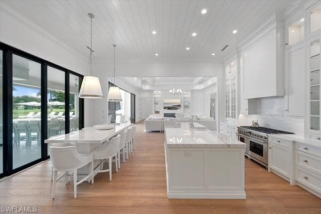 6285 Highcroft Dr, Naples, FL 34119-18