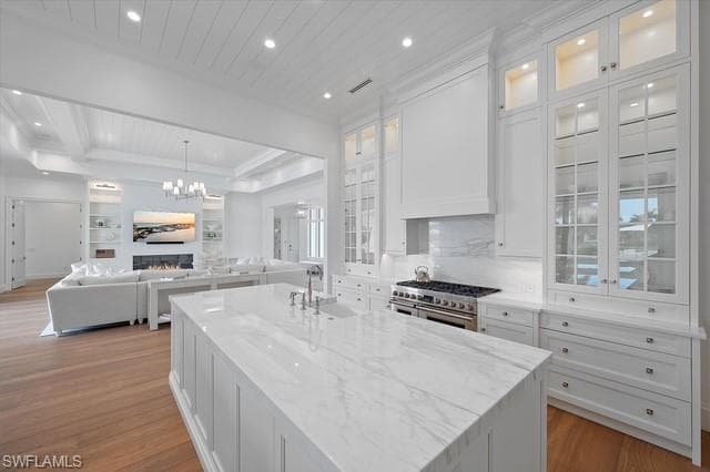 6285 Highcroft Dr, Naples, FL 34119-21