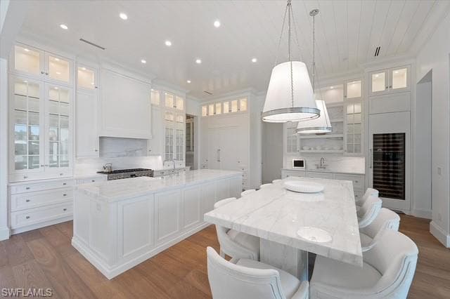 6285 Highcroft Dr, Naples, FL 34119-23