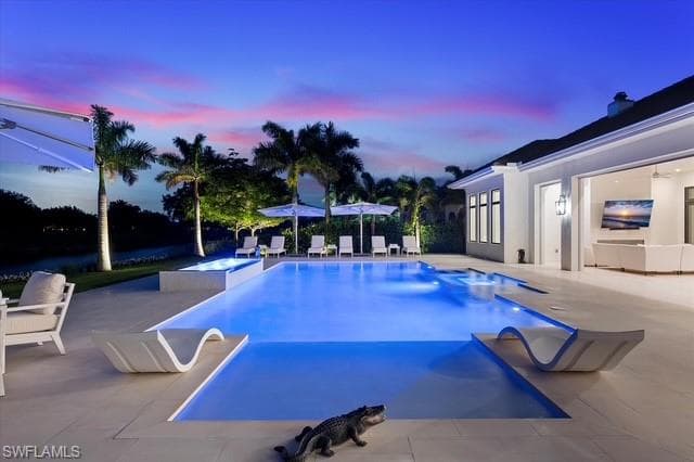 6285 Highcroft Dr, Naples, FL 34119-4