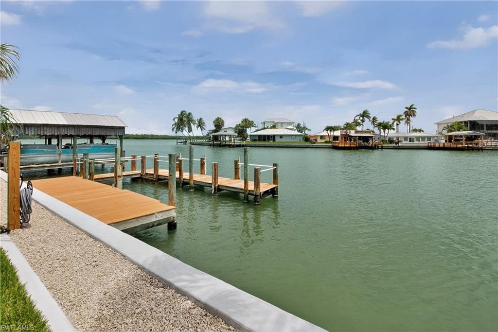 190 Tahiti Cir, Naples, FL 34113-21