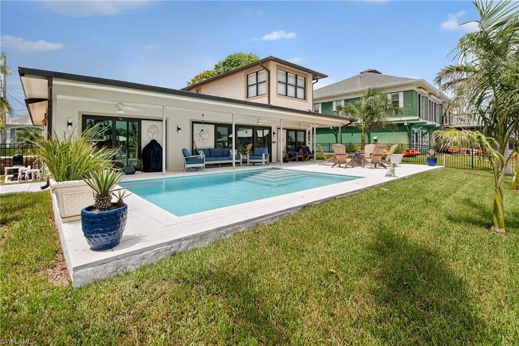 190 Tahiti Cir, Naples, FL 34113-23