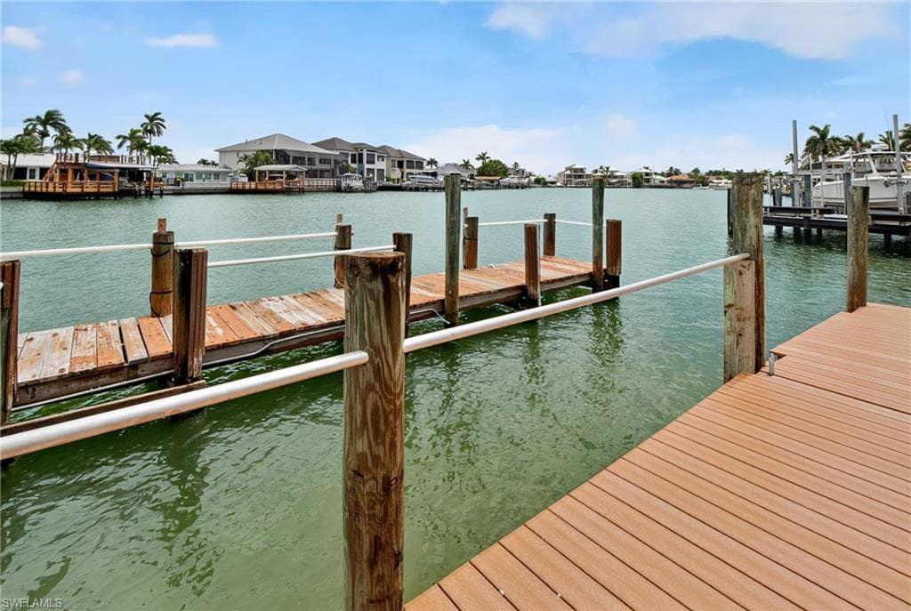 190 Tahiti Cir, Naples, FL 34113-25