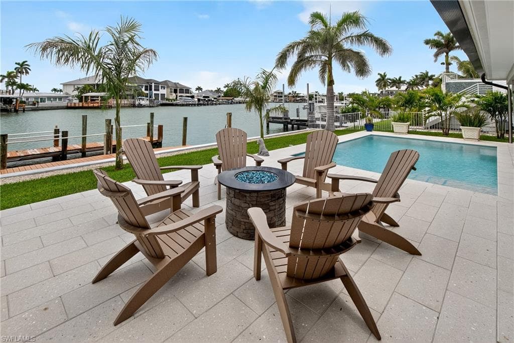190 Tahiti Cir, Naples, FL 34113-27