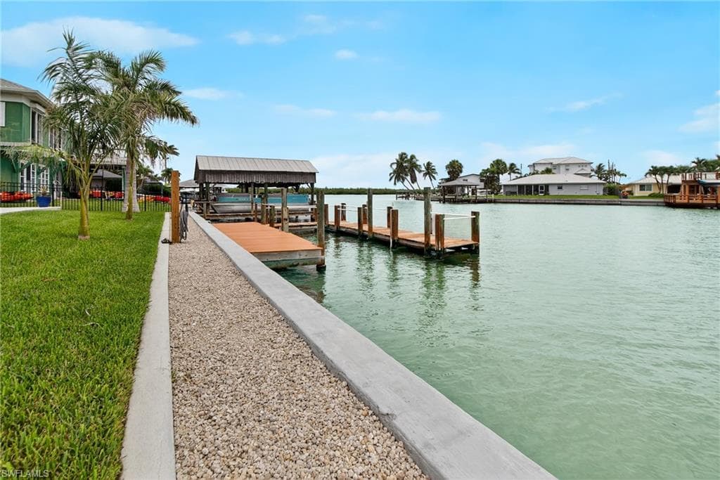 190 Tahiti Cir, Naples, FL 34113-30