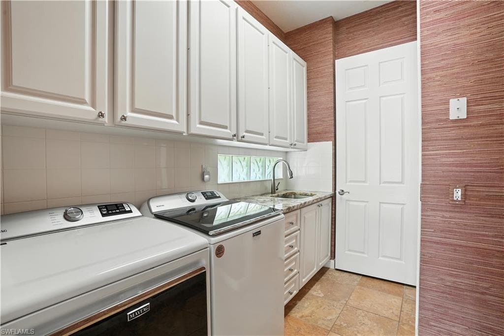 28283 Koi Way, Bonita Springs, FL 34135-33