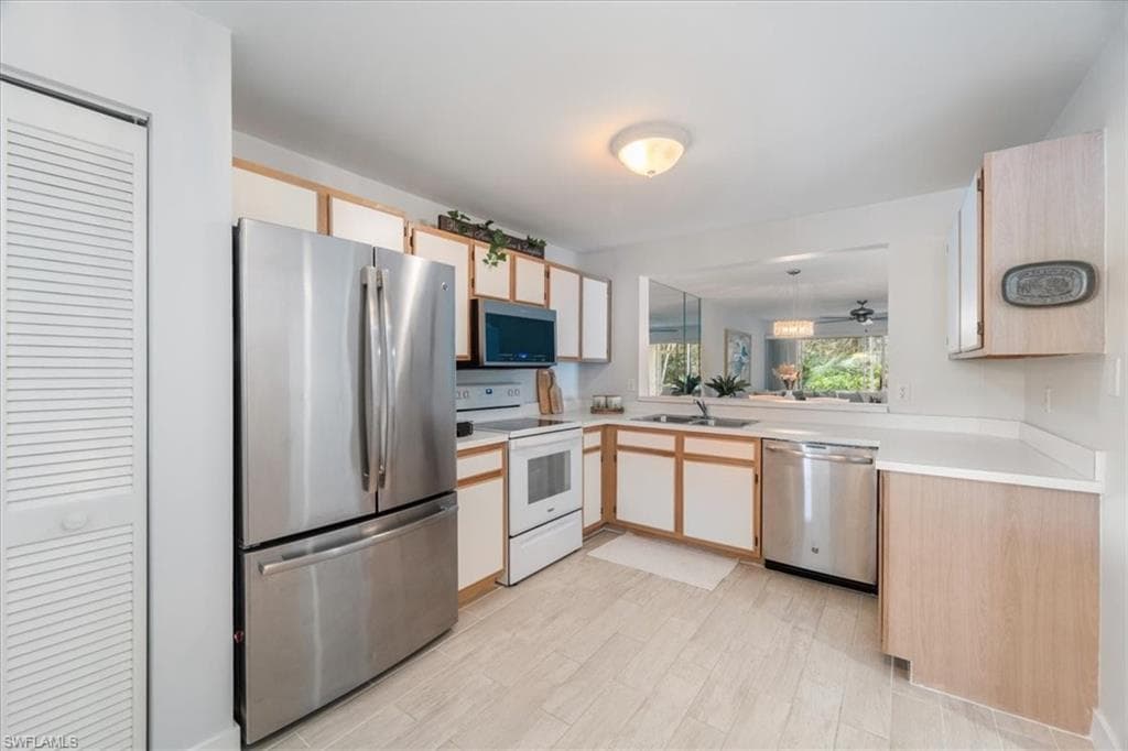 745 Landover Cir 104, Naples, FL 34104-4