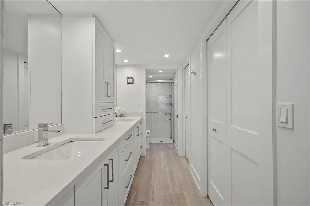 876 Gulf Pavilion Dr 105, Naples, FL 34108-11