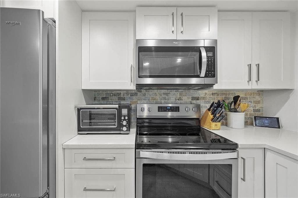 876 Gulf Pavilion Dr 105, Naples, FL 34108-15