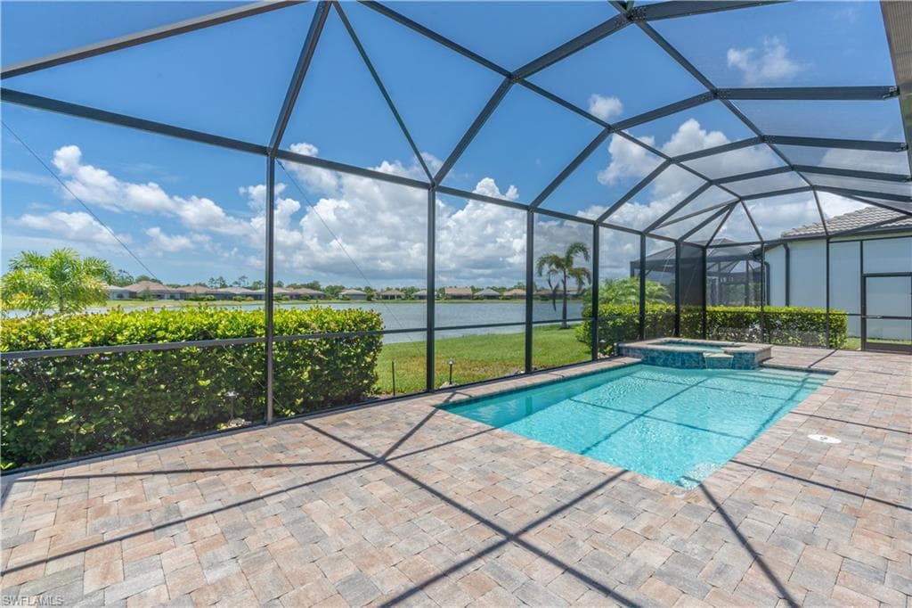 6839 Winding Cypress Dr, Naples, FL 34114-17