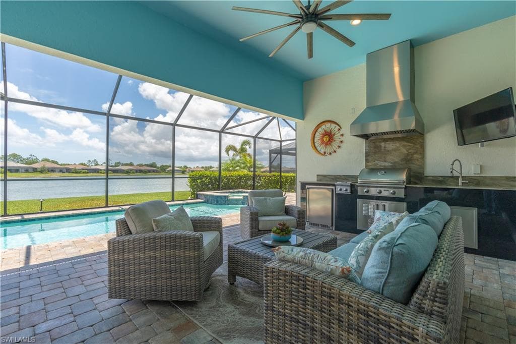6839 Winding Cypress Dr, Naples, FL 34114-19