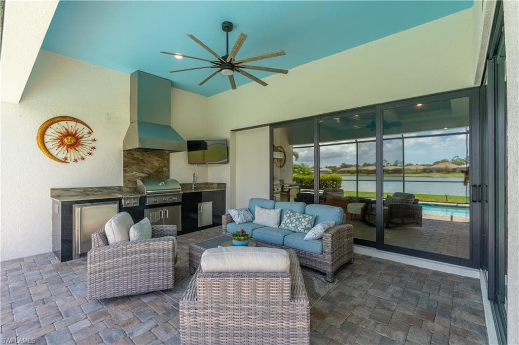 6839 Winding Cypress Dr, Naples, FL 34114-22
