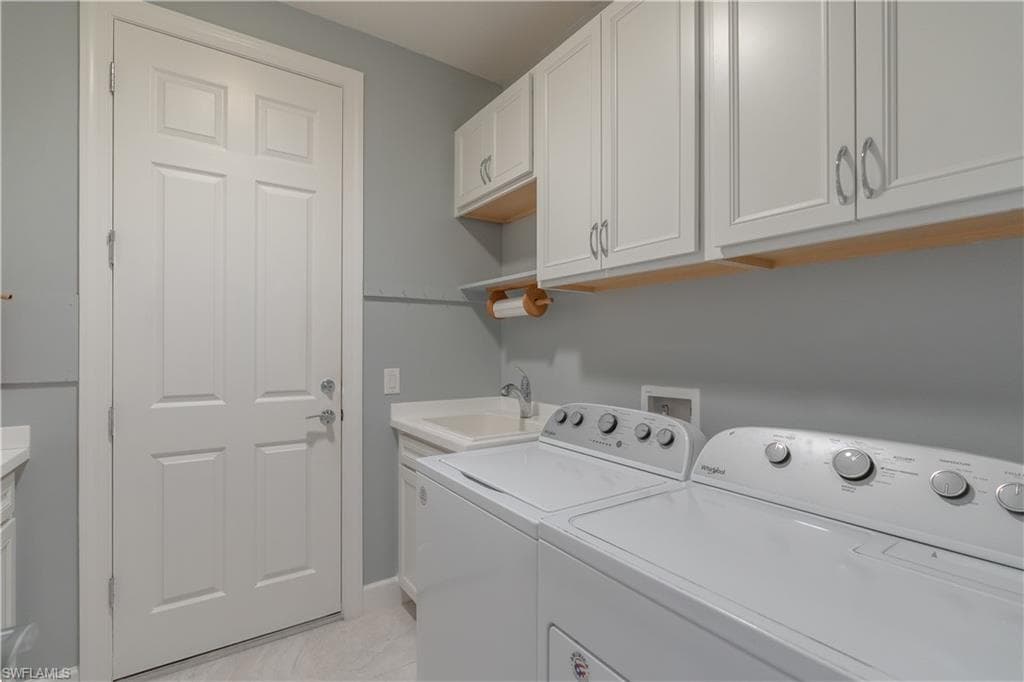 6839 Winding Cypress Dr, Naples, FL 34114-36