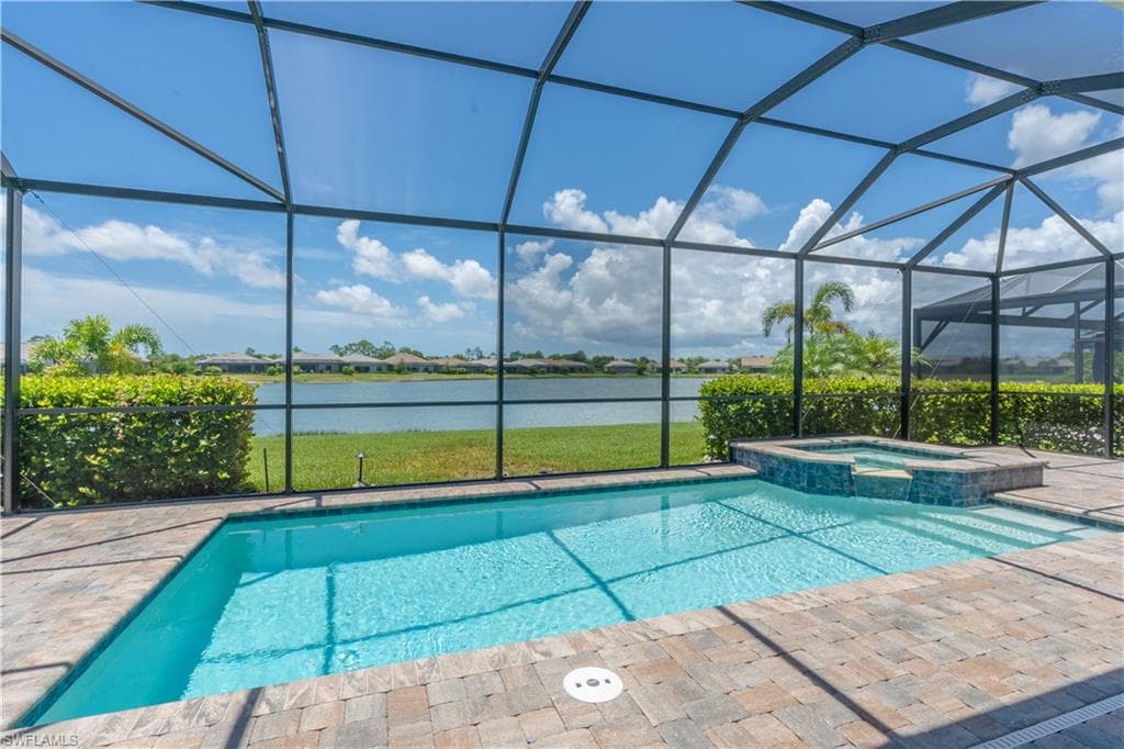 6839 Winding Cypress Dr, Naples, FL 34114-4