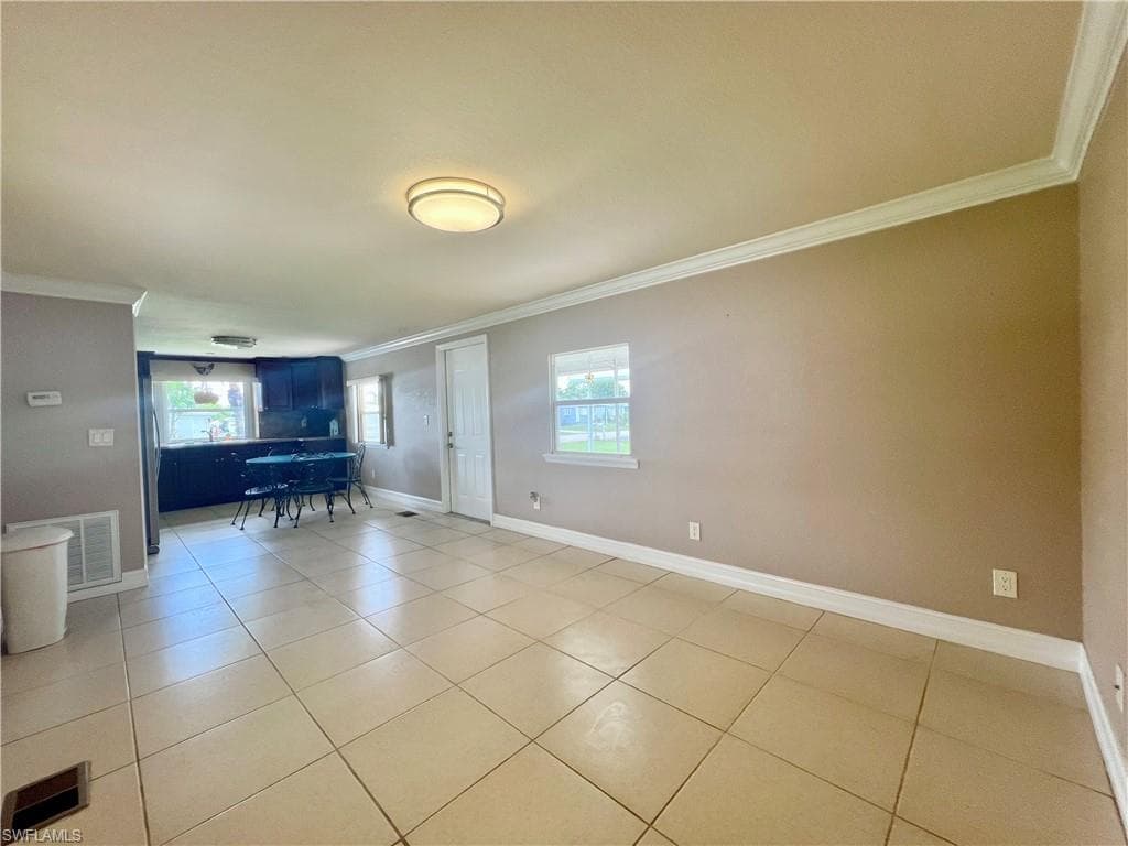 164 Cape Sable Dr, Naples, FL 34104-11