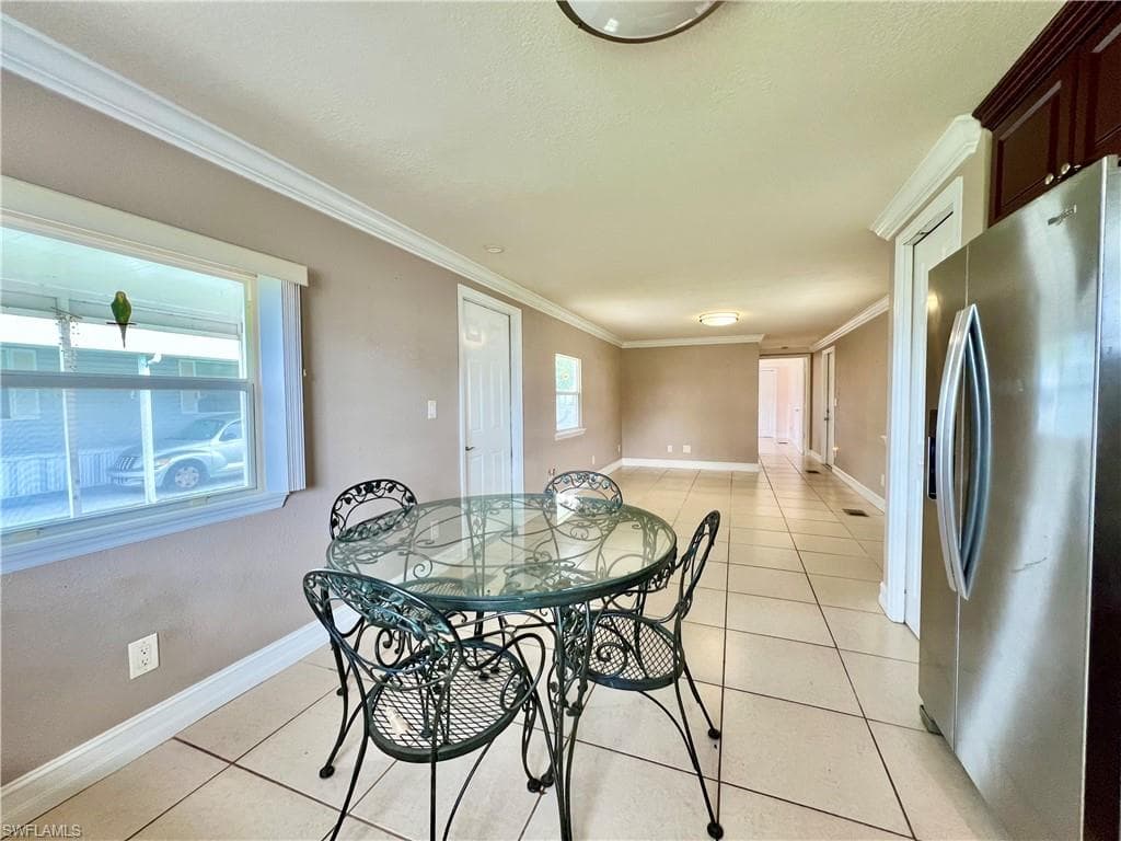 164 Cape Sable Dr, Naples, FL 34104-16