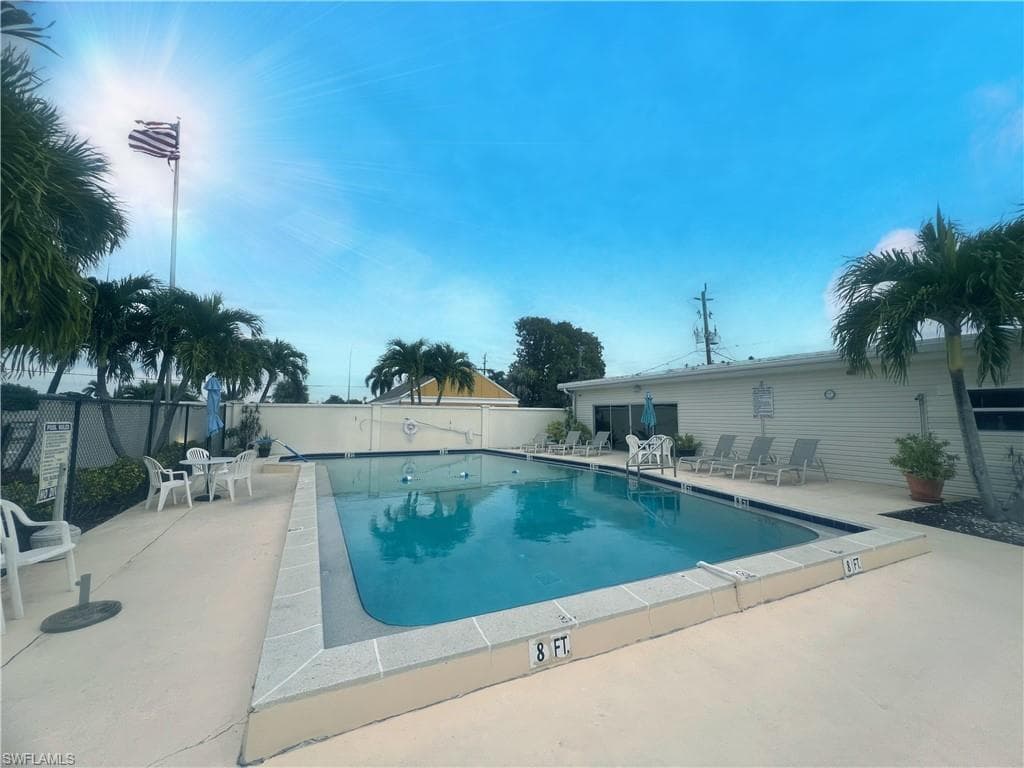 164 Cape Sable Dr, Naples, FL 34104-28