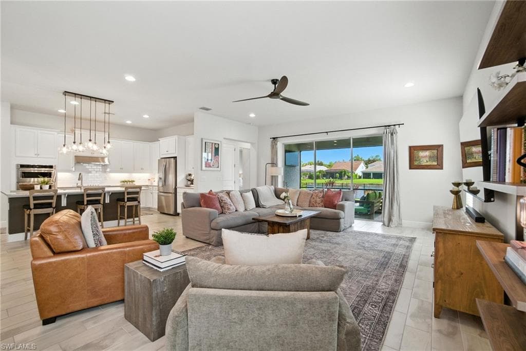 3387 Pilot Cir, Naples, FL 34120-14