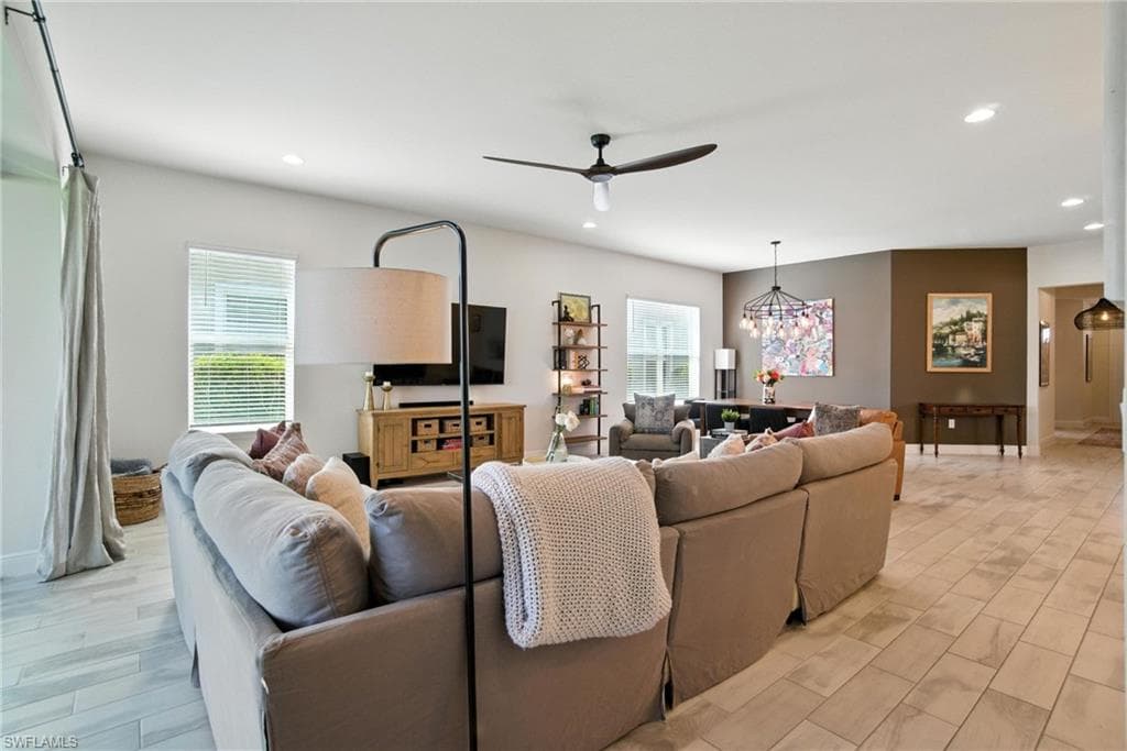 3387 Pilot Cir, Naples, FL 34120-16