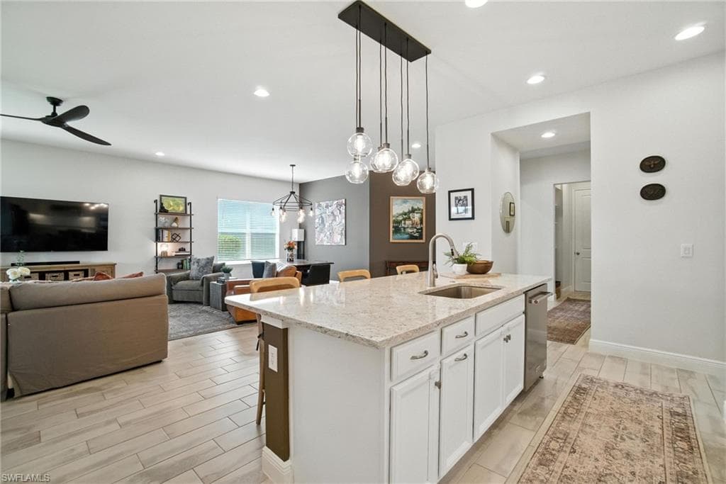 3387 Pilot Cir, Naples, FL 34120-18