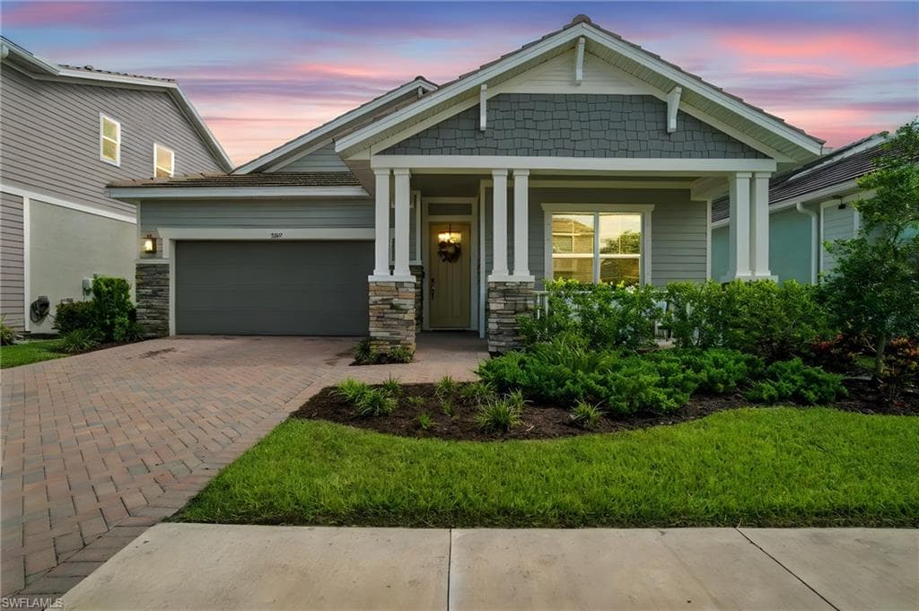 3387 Pilot Cir, Naples, FL 34120-1