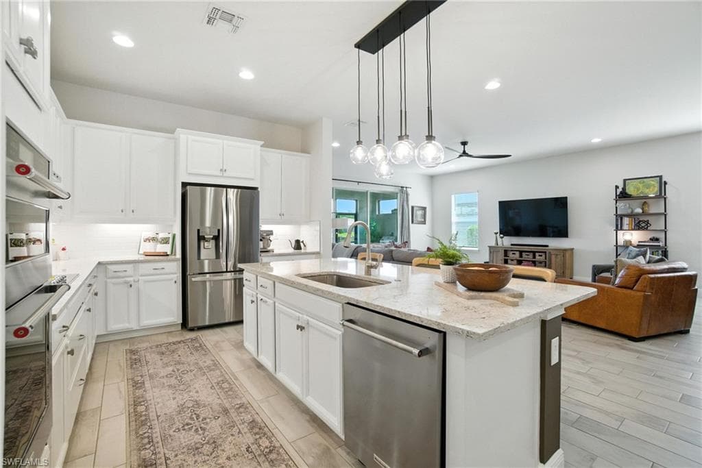 3387 Pilot Cir, Naples, FL 34120-19