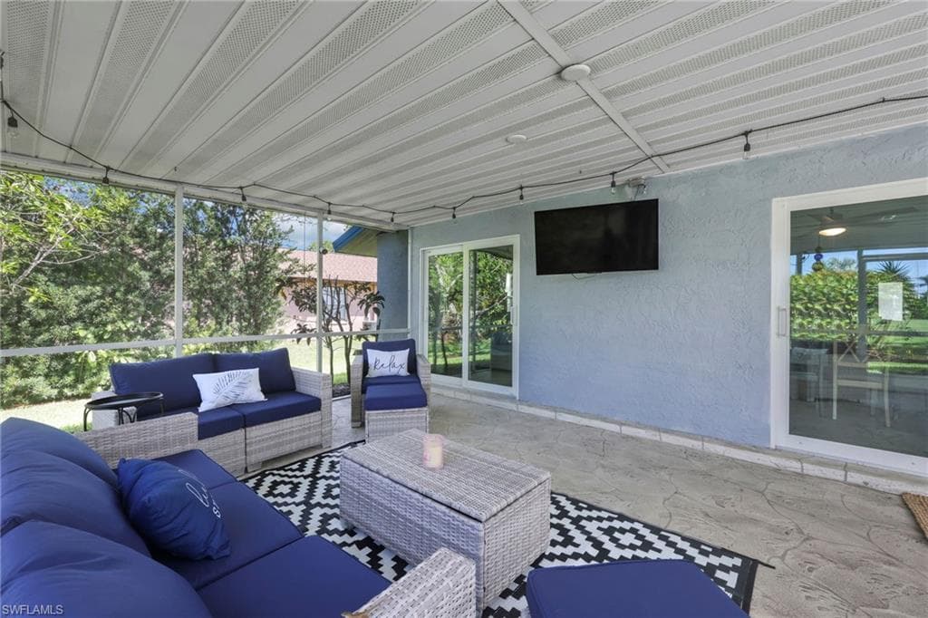 226 Pinehurst Cir, Naples, FL 34113-12