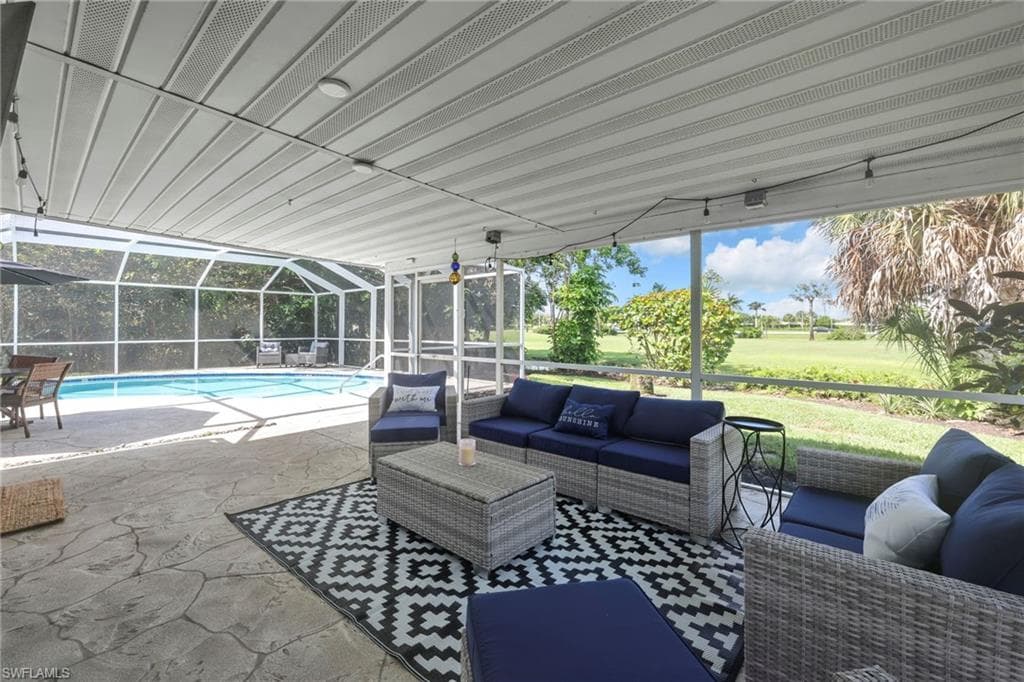 226 Pinehurst Cir, Naples, FL 34113-14