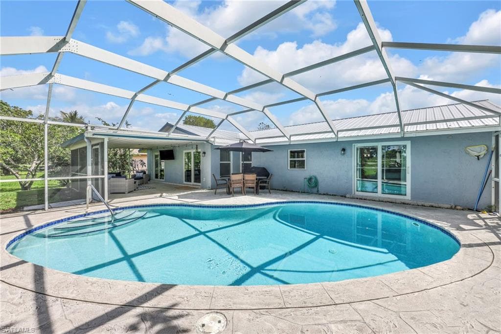 226 Pinehurst Cir, Naples, FL 34113-16