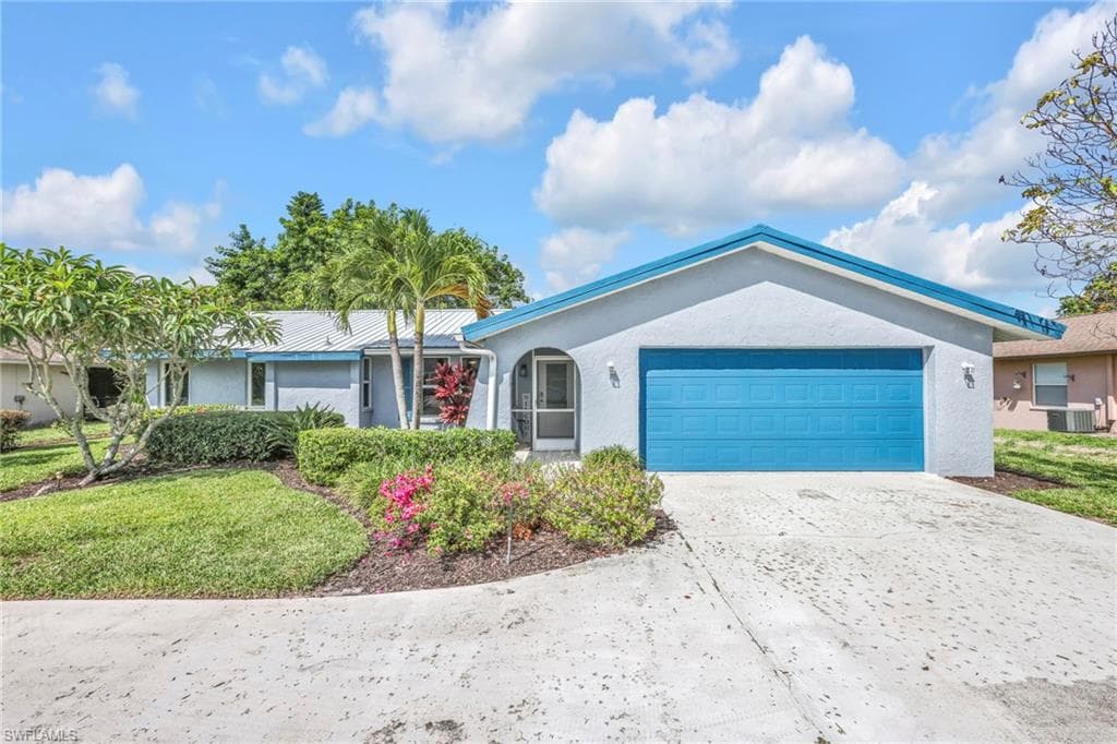 226 Pinehurst Cir, Naples, FL 34113-1