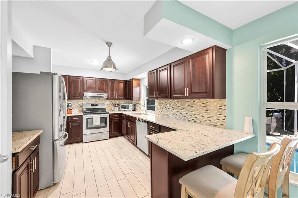 226 Pinehurst Cir, Naples, FL 34113-19