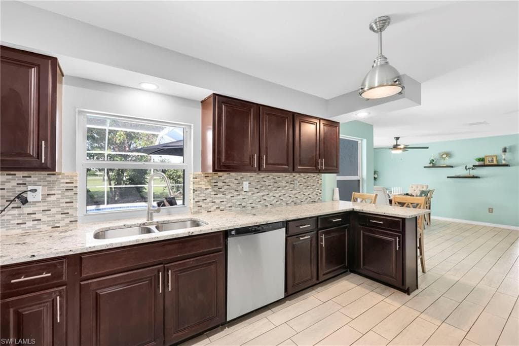 226 Pinehurst Cir, Naples, FL 34113-21
