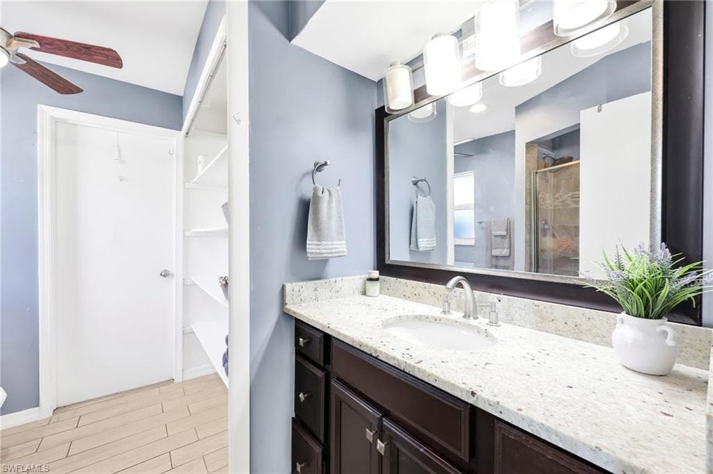 226 Pinehurst Cir, Naples, FL 34113-28