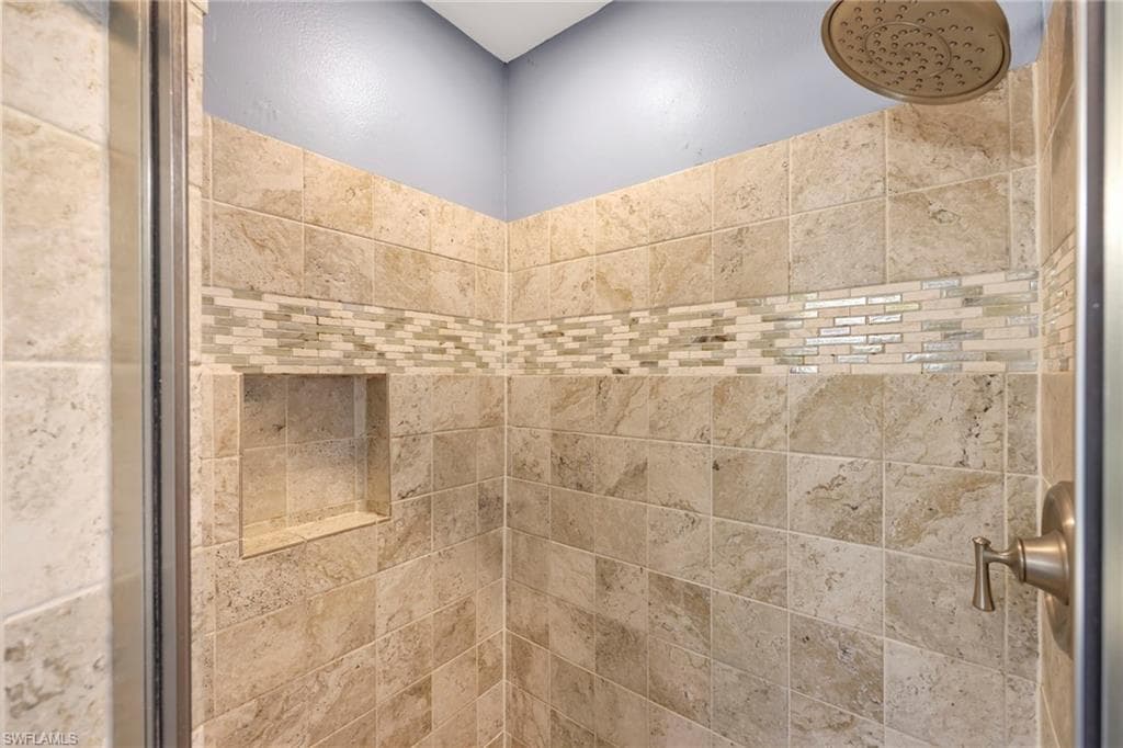 226 Pinehurst Cir, Naples, FL 34113-29