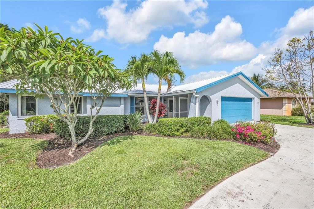 226 Pinehurst Cir, Naples, FL 34113-3