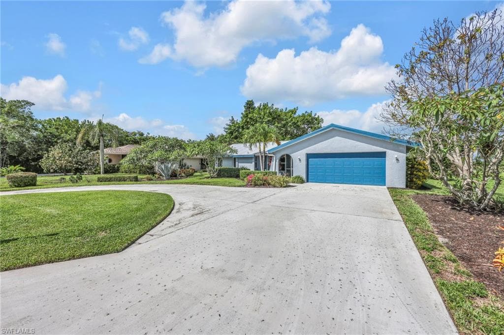 226 Pinehurst Cir, Naples, FL 34113-4