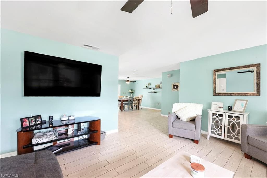 226 Pinehurst Cir, Naples, FL 34113-5